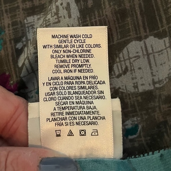 Jaclyn Smith Collection Women’s Floral Skirt - Picture 4 of 4